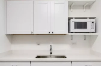 How Can You Make a Small Kitchen Look Modern and Spacious?